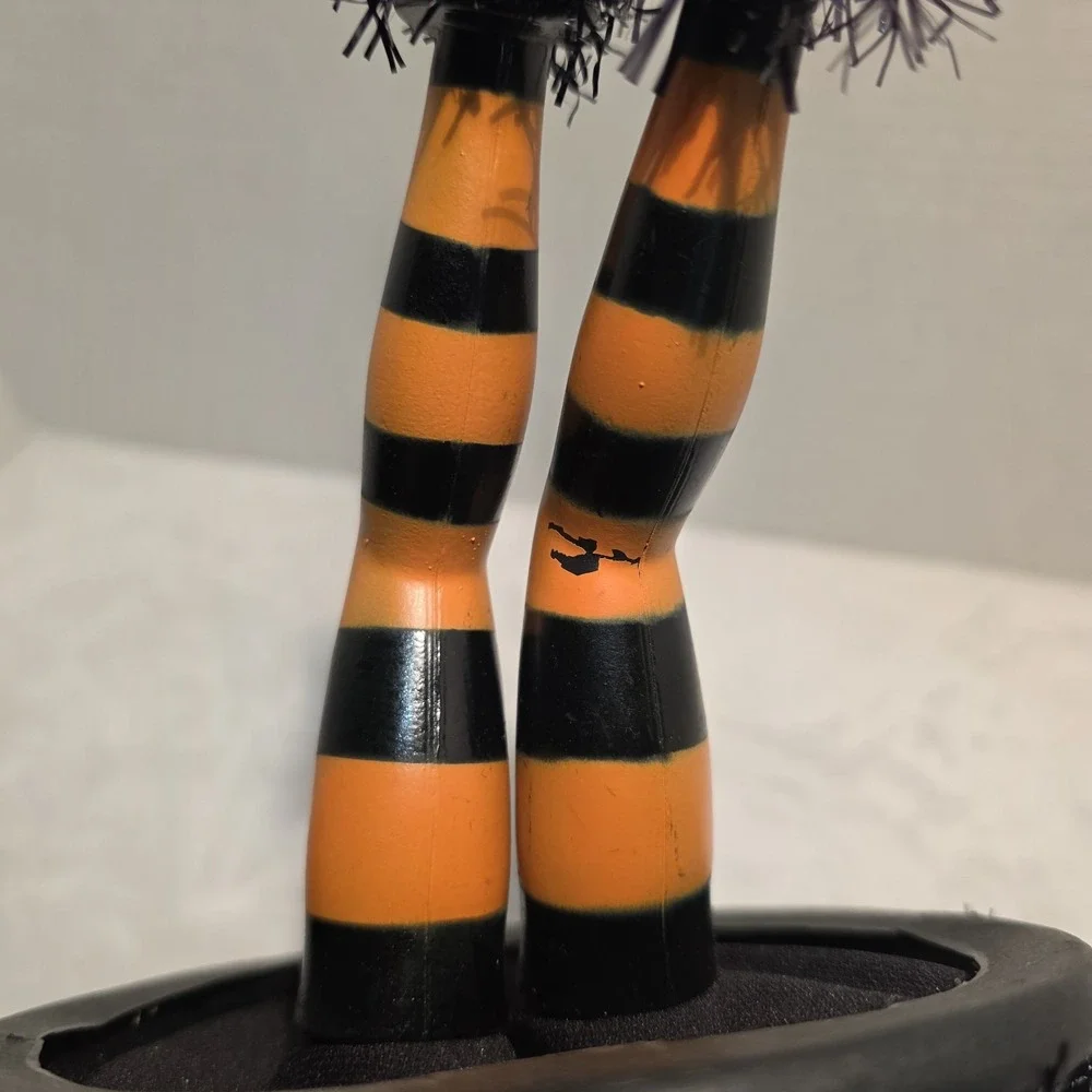 Animated Halloween Kicking Cackling Witch‎ Leg Cauldron Tekky Toys Tested